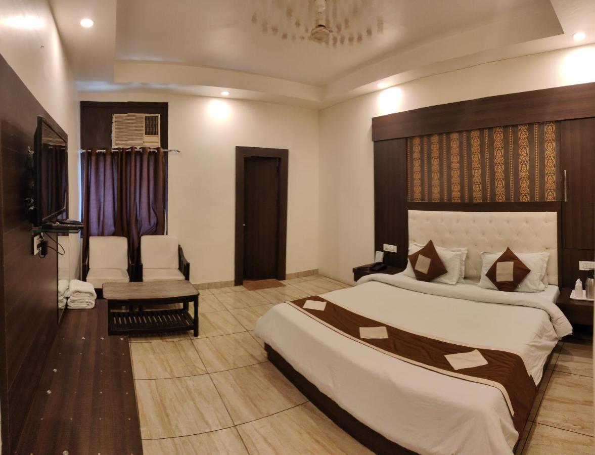 Hotel Krishna Katra  Exterior photo